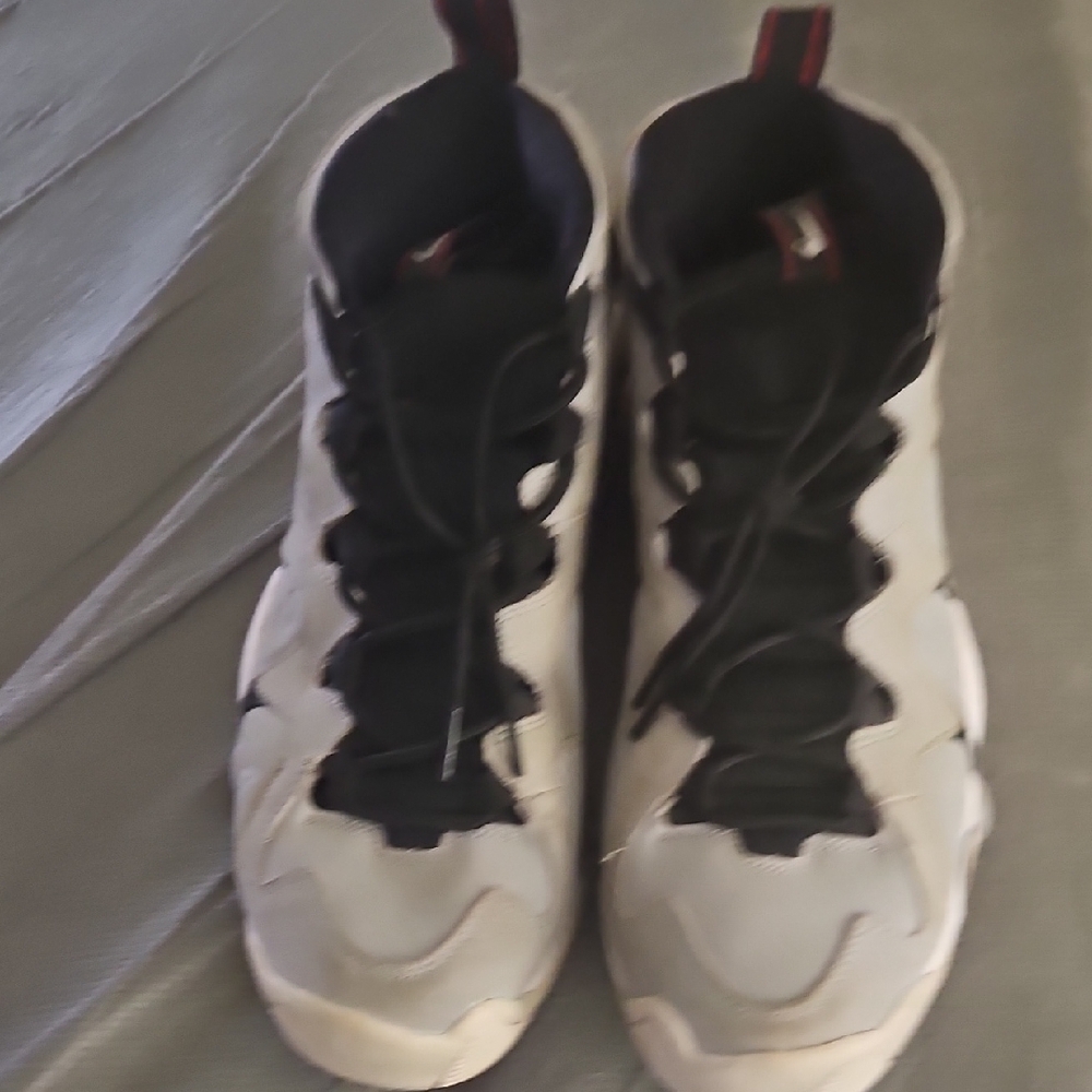 Mens Black and White Charles Barkley Sneakers good condition